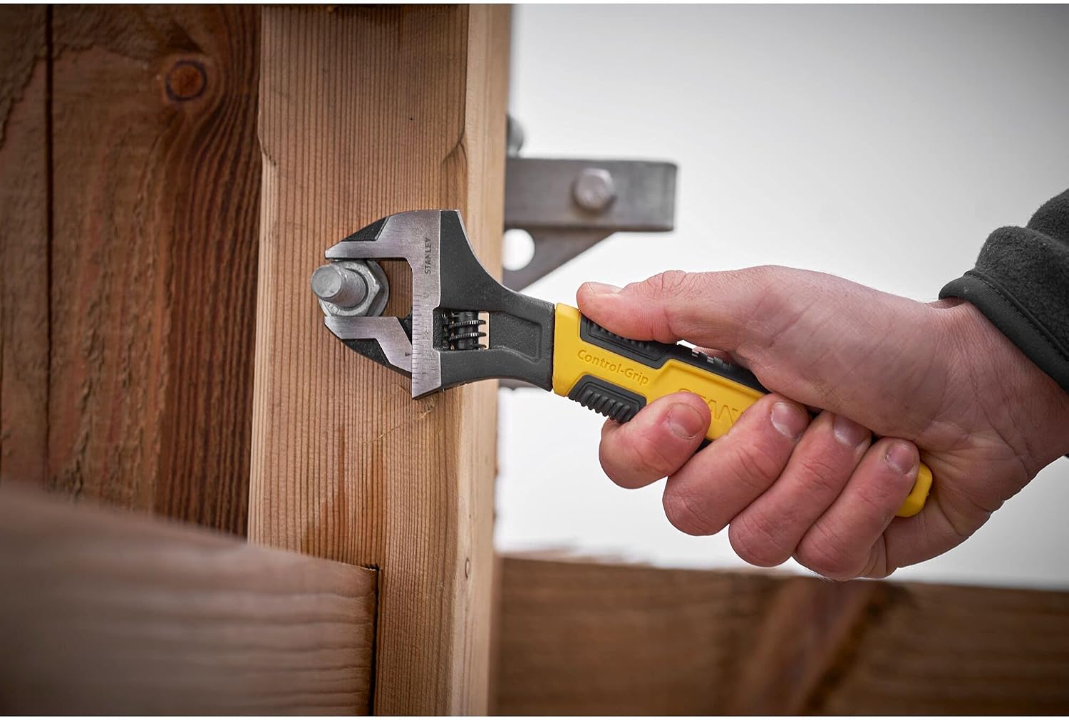  Stanley 1-96-183 Sac À Outils En Tissu 600 X 600 Deniers - Multi-Compartiments - Sangle Bandoulière & 090948 Clé à Molette MaxSteel 30 X 200 Mm